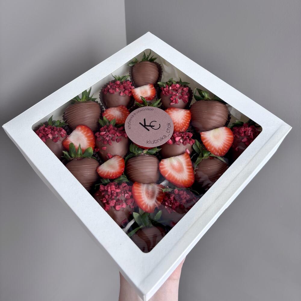 КЛУБНИКА В ШОКОЛАДЕ 🍓 (16 ягод ) малиновый раф — фото 3