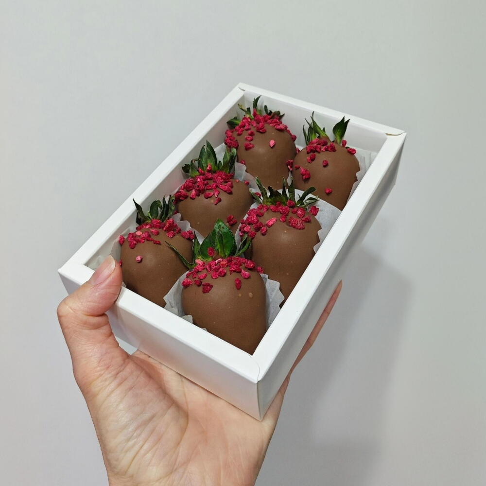 Клубника в шоколаде 🍓🍫+ подарок от Vivienne Sabo — румяна MACARON — фото 4