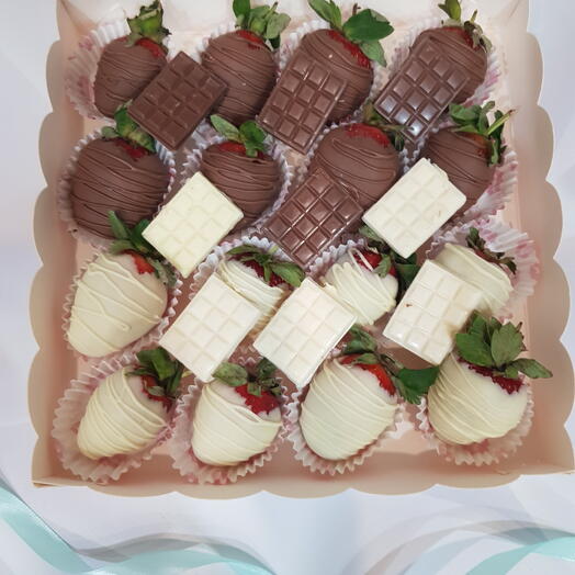 Клубника в 🍫 — фото 1