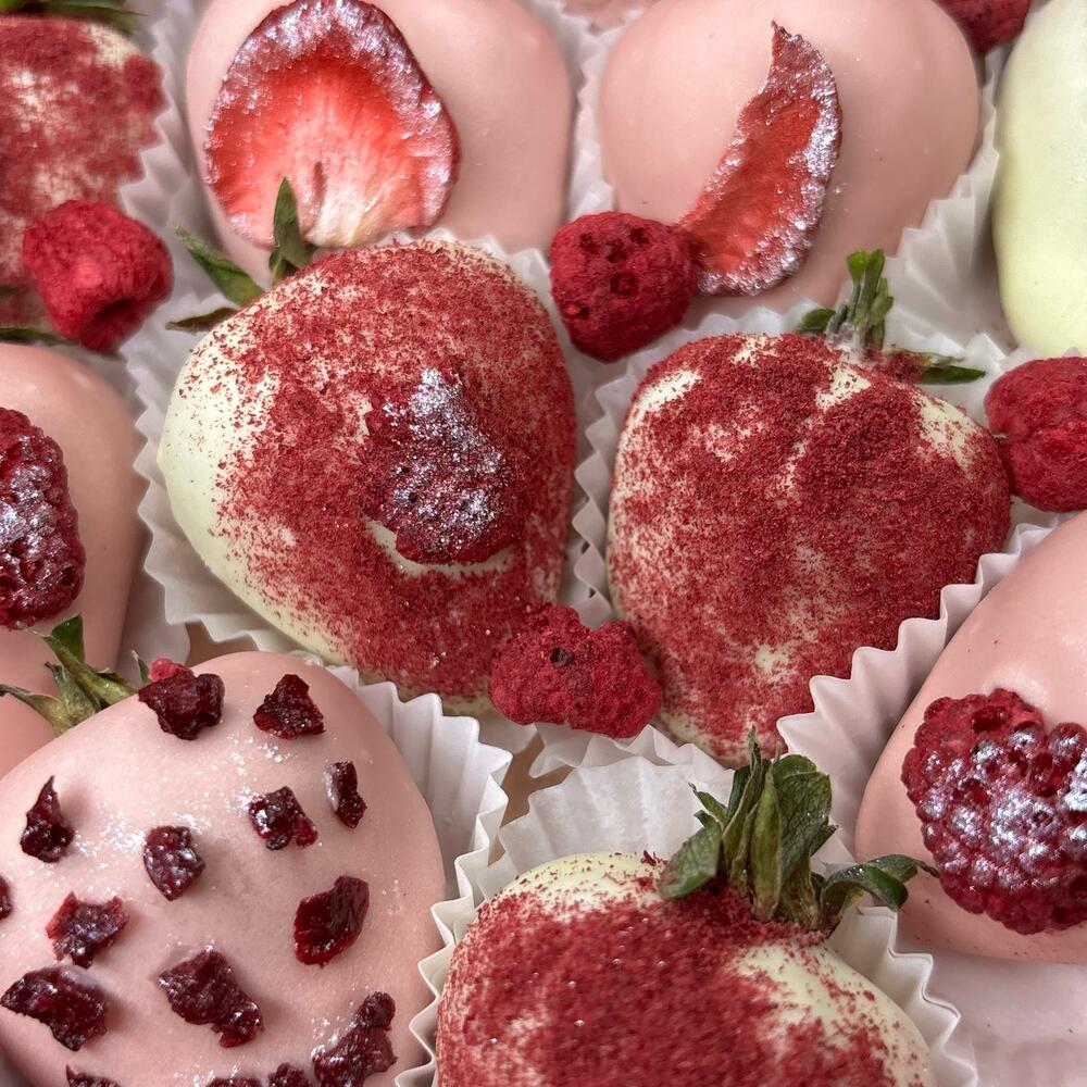 Клубника в шоколаде белом ,нежно розовом ☺️ вкусно 🤤КМВ Кисловодск Ессентуки Пятигорск — фото 5