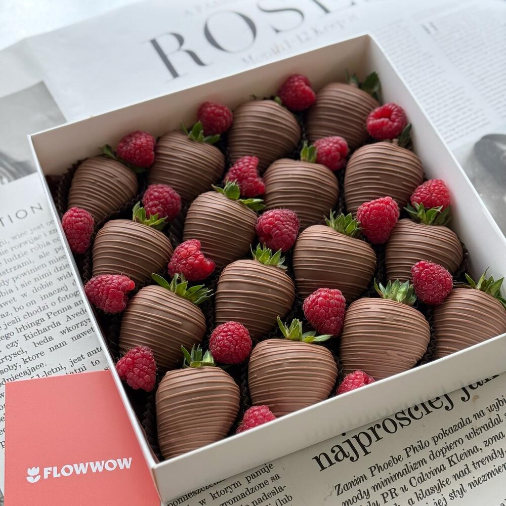 Клубника в молочном шоколаде 🍓и малина/набор 16 шт/ маме/жене/любимой/подруге — фото 3