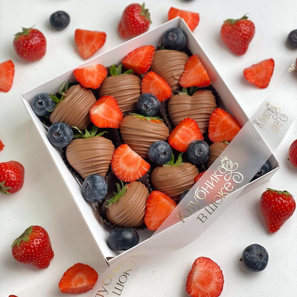 Клубника в шоколаде CLASSIC PREMIUM BERRY, CALLEBAUT(9-16 ягод) — фото 3
