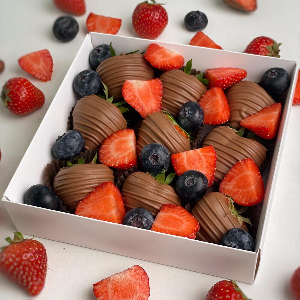 Клубника в шоколаде CLASSIC PREMIUM BERRY, CALLEBAUT(9-16 ягод) — фото 6