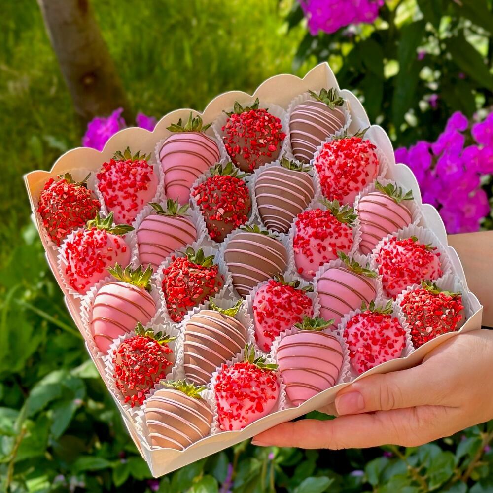 Клубника в шоколаде "Pretty Berry" - M (20-36 ягод) — фото 2