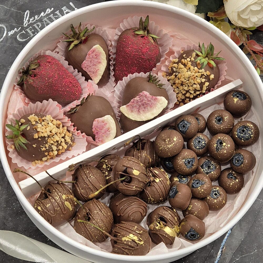 Клубника в шоколаде. Ягодный микс в шоколаде 🍓🍒🫐 — фото 2