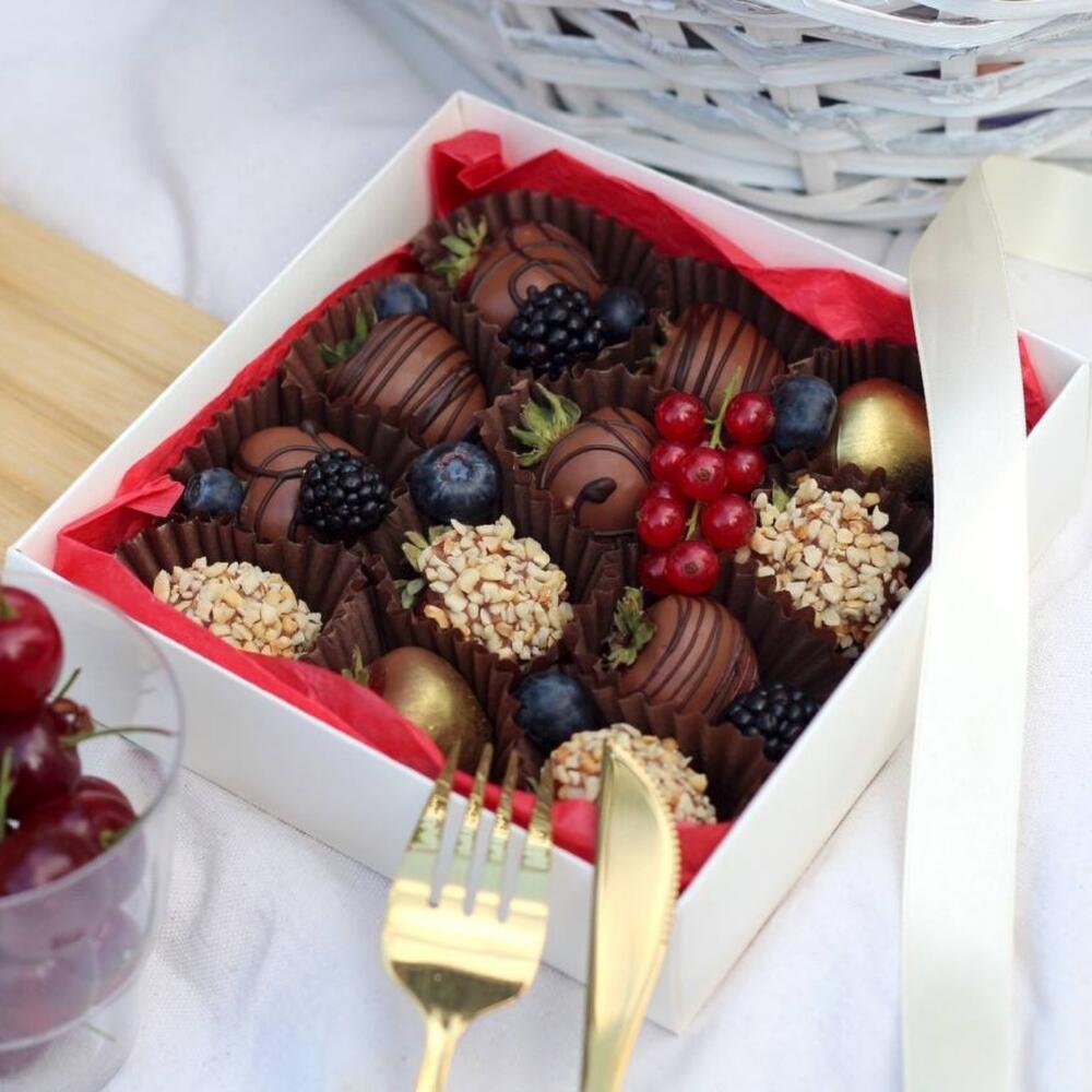 Подарочный набор из клубники в шоколаде (9-16 штук) / молочный бельгийский шоколад — фото 5