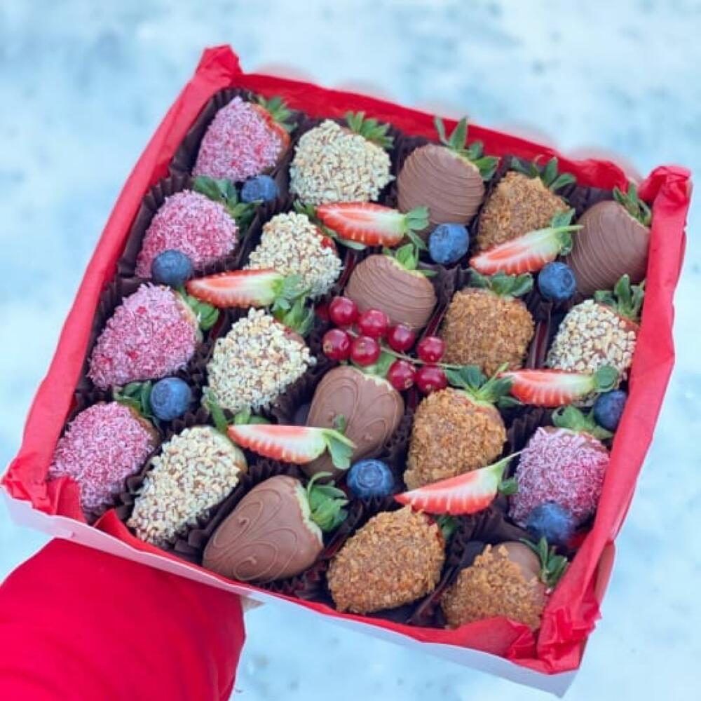 Подарочный набор из клубники в молочном бельгийском шоколаде Callebaut — фото 3