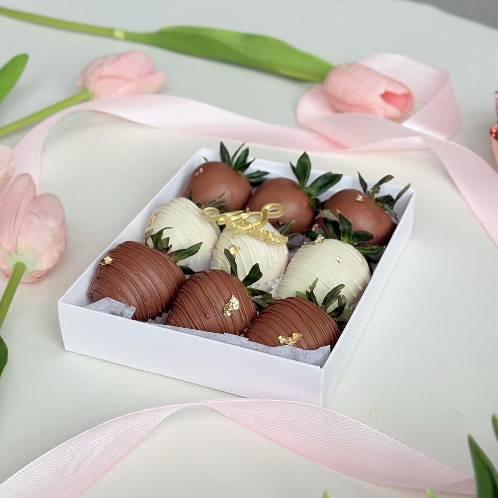 Клубника 9 шт на 8 марта для мамы, девушки, подруги, коллеги — фото 9