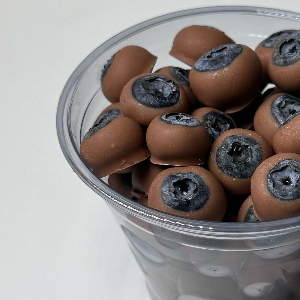 Стакан с голубикой в бельгийском молочном шоколаде — фото 2