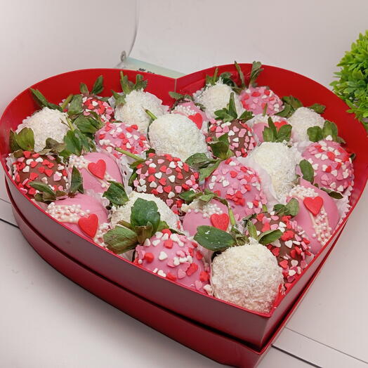 Набор из клубники в шоколаде "Valentine" (23-25 штук) — фото 1
