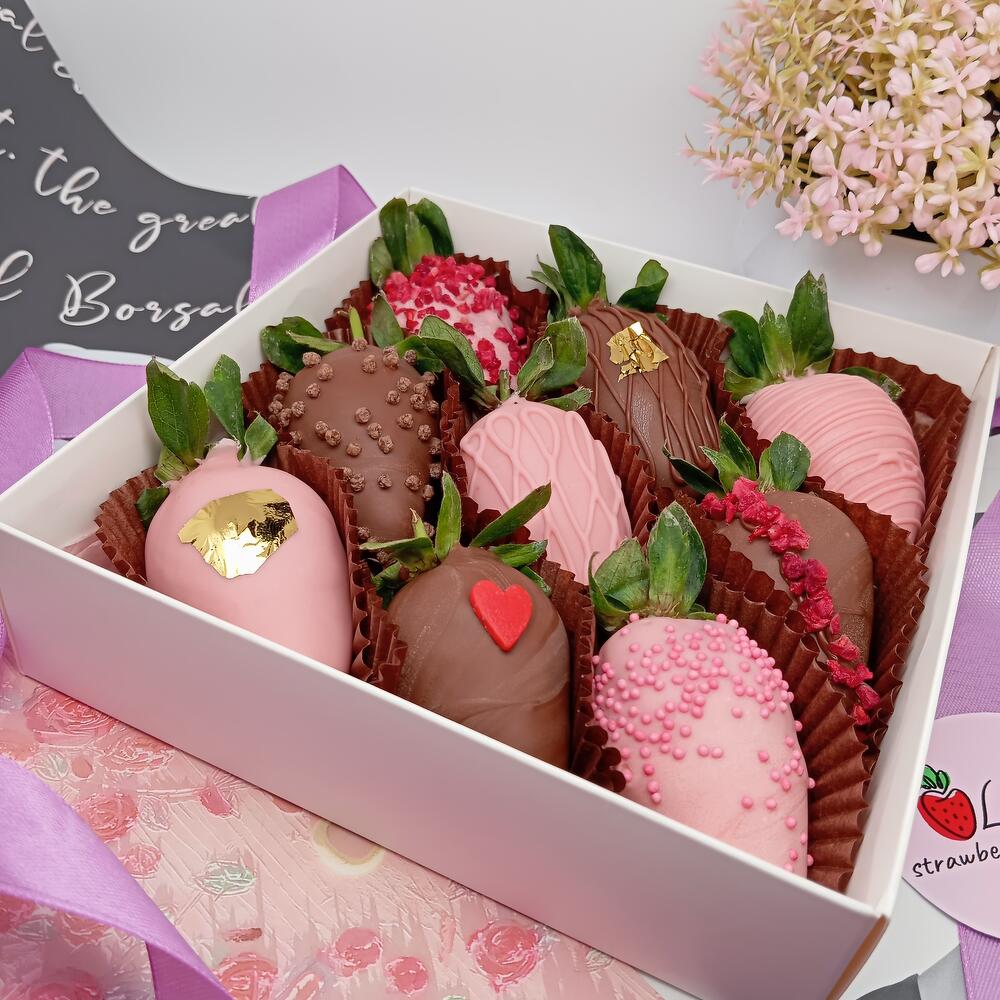 Набор из клубники в шоколаде "Pink Love" (9 штук) — фото 5