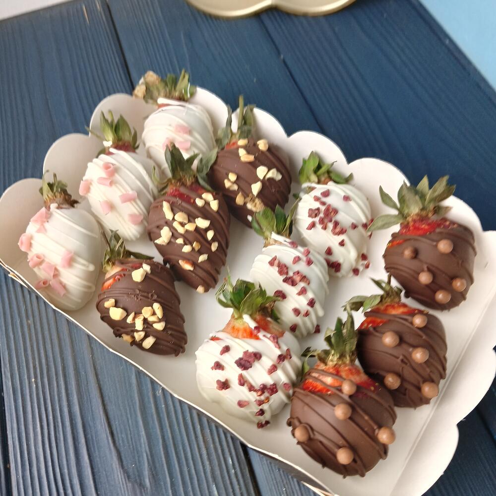 Клубника в шоколаде ассорти 4 вкуса 330 грамм — фото 5