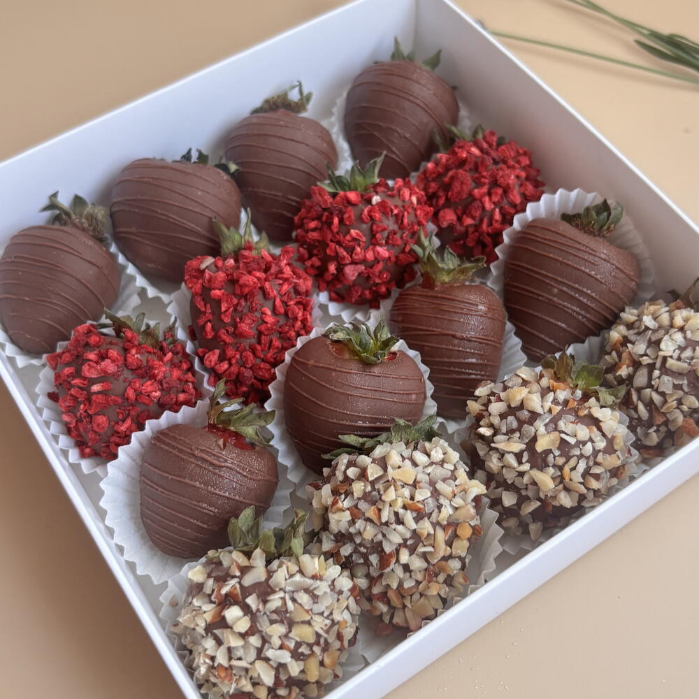 Клубника в молочном шоколаде «Для тебя» — фото 4
