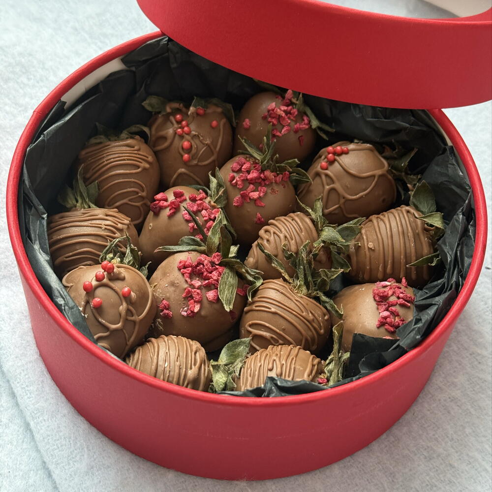 Клубника в шоколаде «Классика»+ Подарок Vivienne Sabo румяна Macaron — фото 8