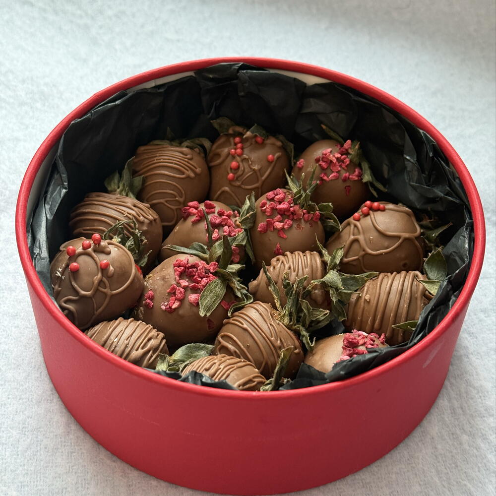Клубника в шоколаде «Классика»+ Подарок Vivienne Sabo румяна Macaron — фото 3