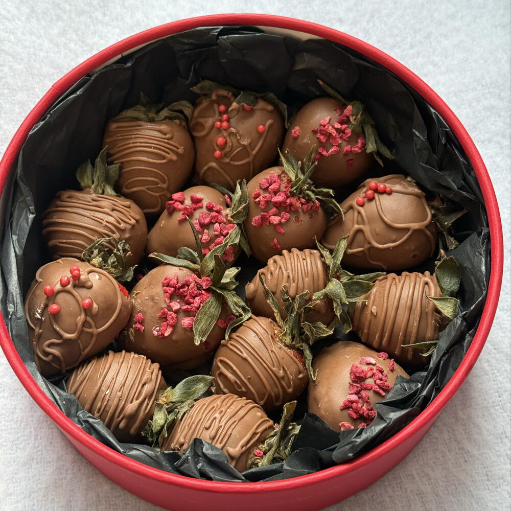 Клубника в шоколаде «Классика»+ Подарок Vivienne Sabo румяна Macaron — фото 4