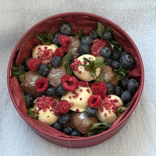 Клубника в шоколаде «Праздничный»+ Подарок Vivienne Sabo румяна Macaron — фото 1