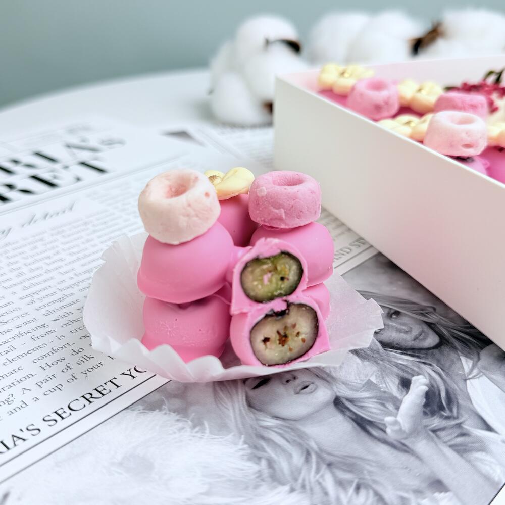 Набор клубника 🍓 в шоколаде 🍫и мини тортив из голубики 🫐в шоколаде 🍫 — фото 2