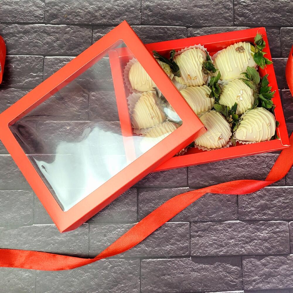 Клубника в белом шоколаде в красной упаковке — фото 4