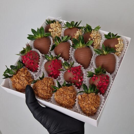 Клубника в шоколаде 16-20 ягод Время романтики — фото 1