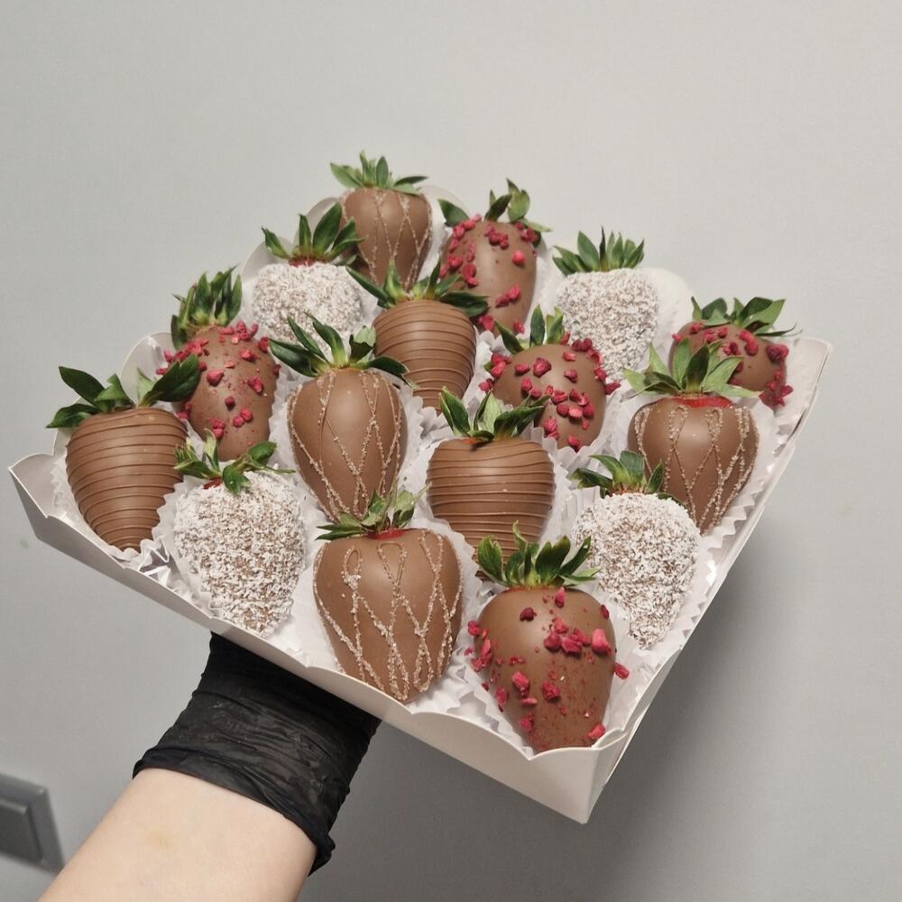 Клубника в шоколаде 🍫 16-20шт Страстный поцелуй — фото 6