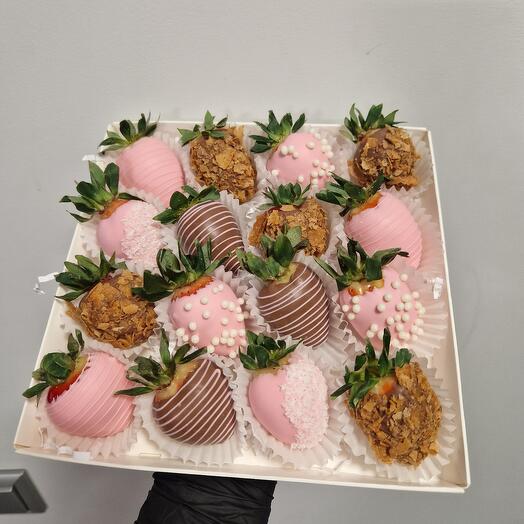 Клубника в шоколаде 🍫(16-25 ягод) Гламурный вечер маме/ мамуле/ любимой/ девушке/ жене/ сестре/ коллеге/ подруге — фото 1