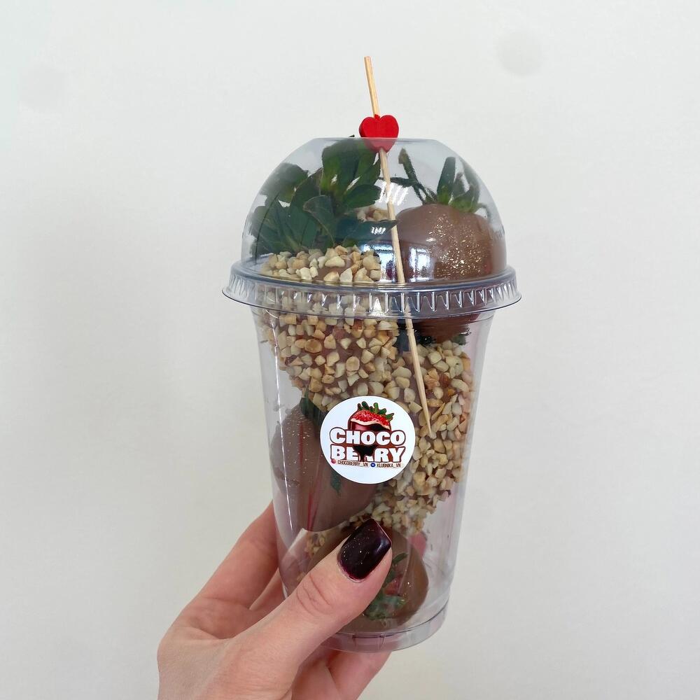 Стаканчик с клубникой в бельгийском шоколаде — фото 2