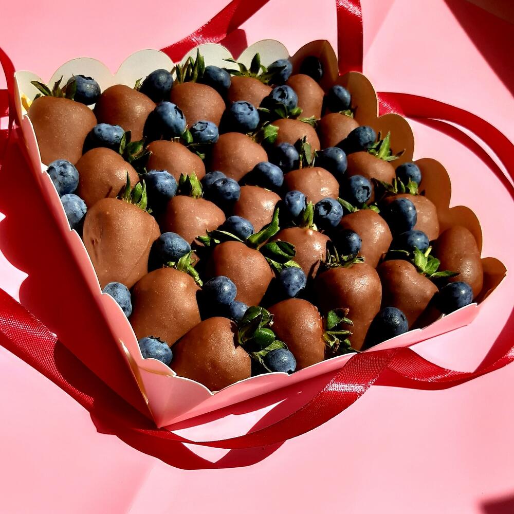 Клубника в молочном шоколаде 🍓 без рисунка — фото 4